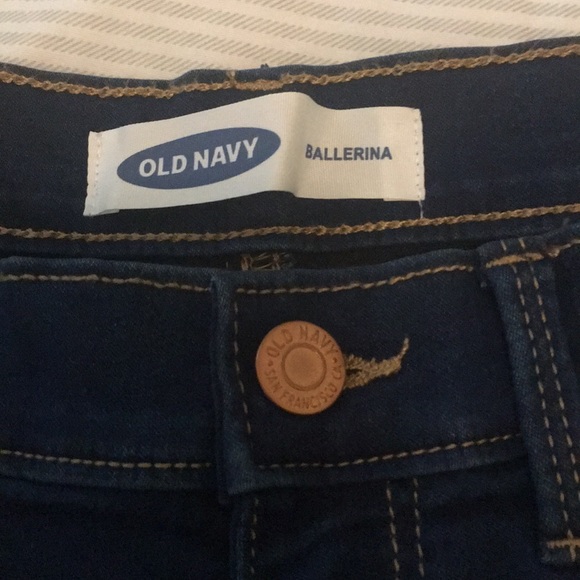 Shorts - Picture 3 of 4